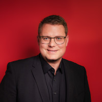 Porträtfoto von Holger Grießhammer